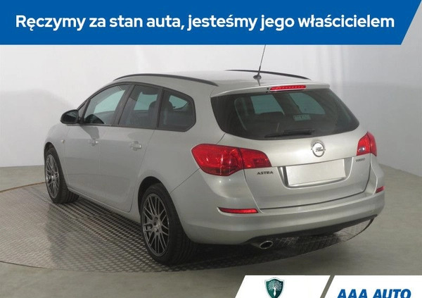 Opel Astra cena 25000 przebieg: 218616, rok produkcji 2011 z Resko małe 154